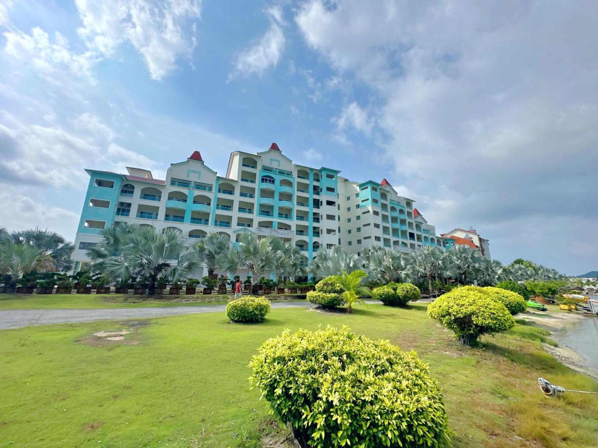 Anylodge Waterfront Marina Island Pangkor Лумут Экстерьер фото