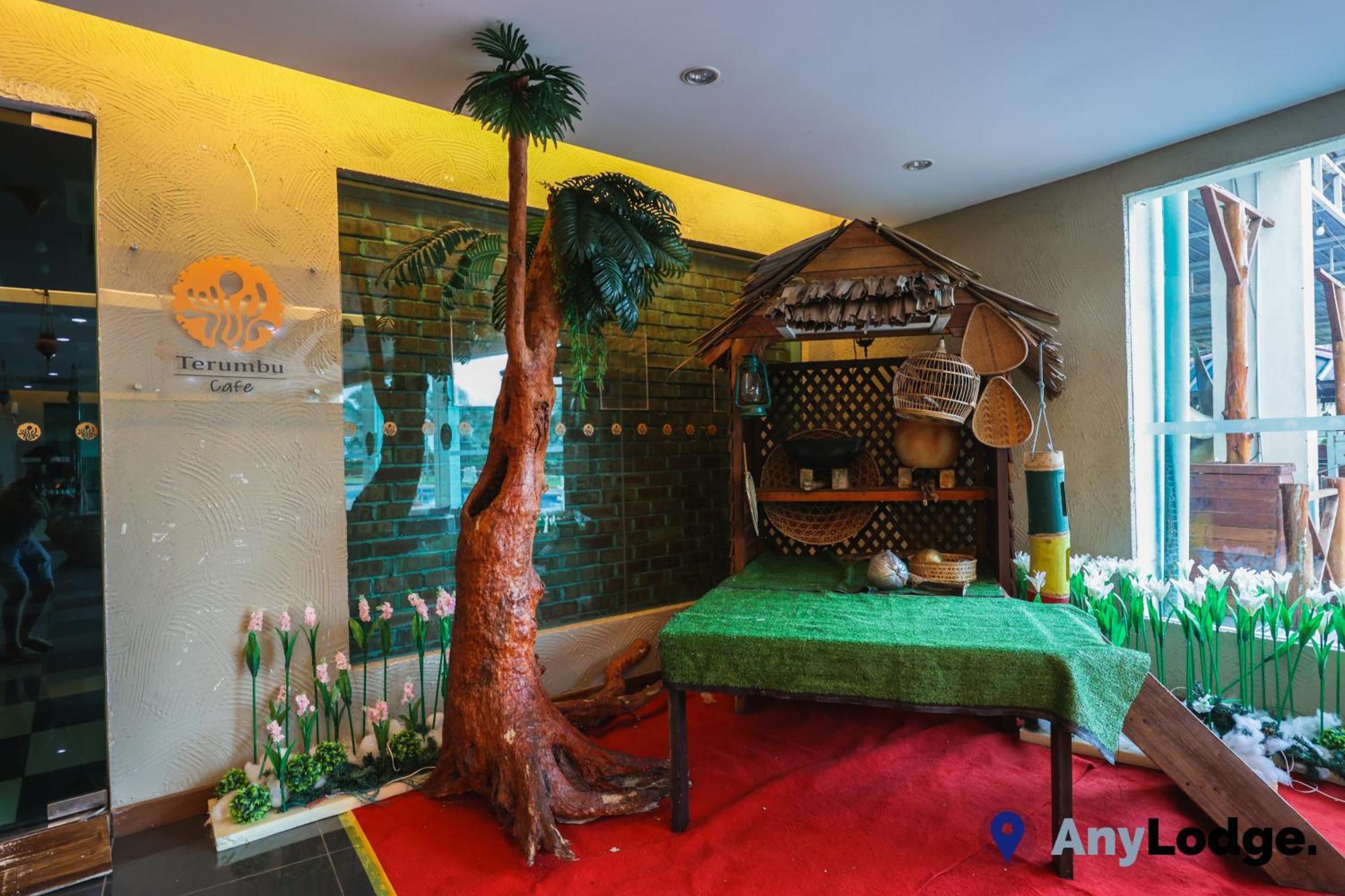 Anylodge Waterfront Marina Island Pangkor Лумут Экстерьер фото