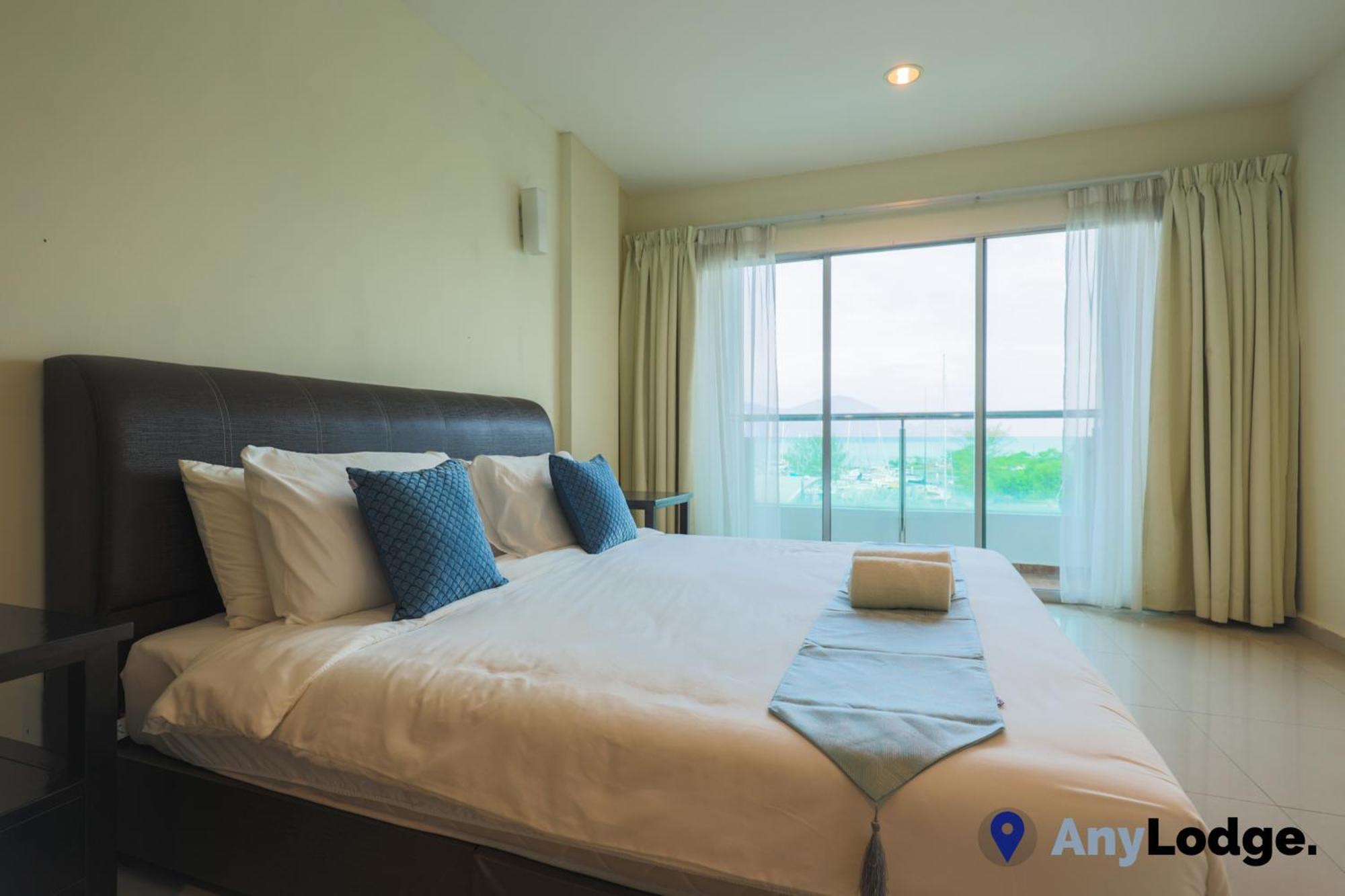 Anylodge Waterfront Marina Island Pangkor Лумут Экстерьер фото