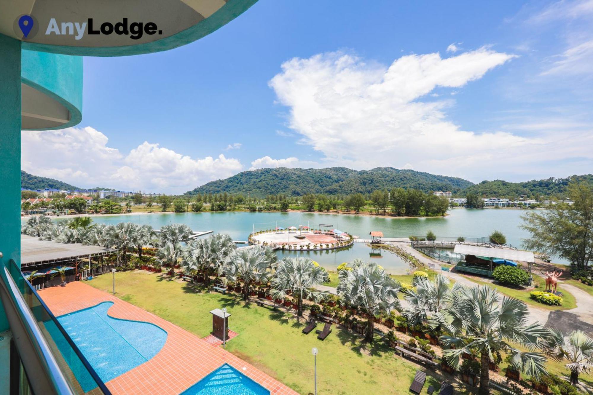 Anylodge Waterfront Marina Island Pangkor Лумут Экстерьер фото