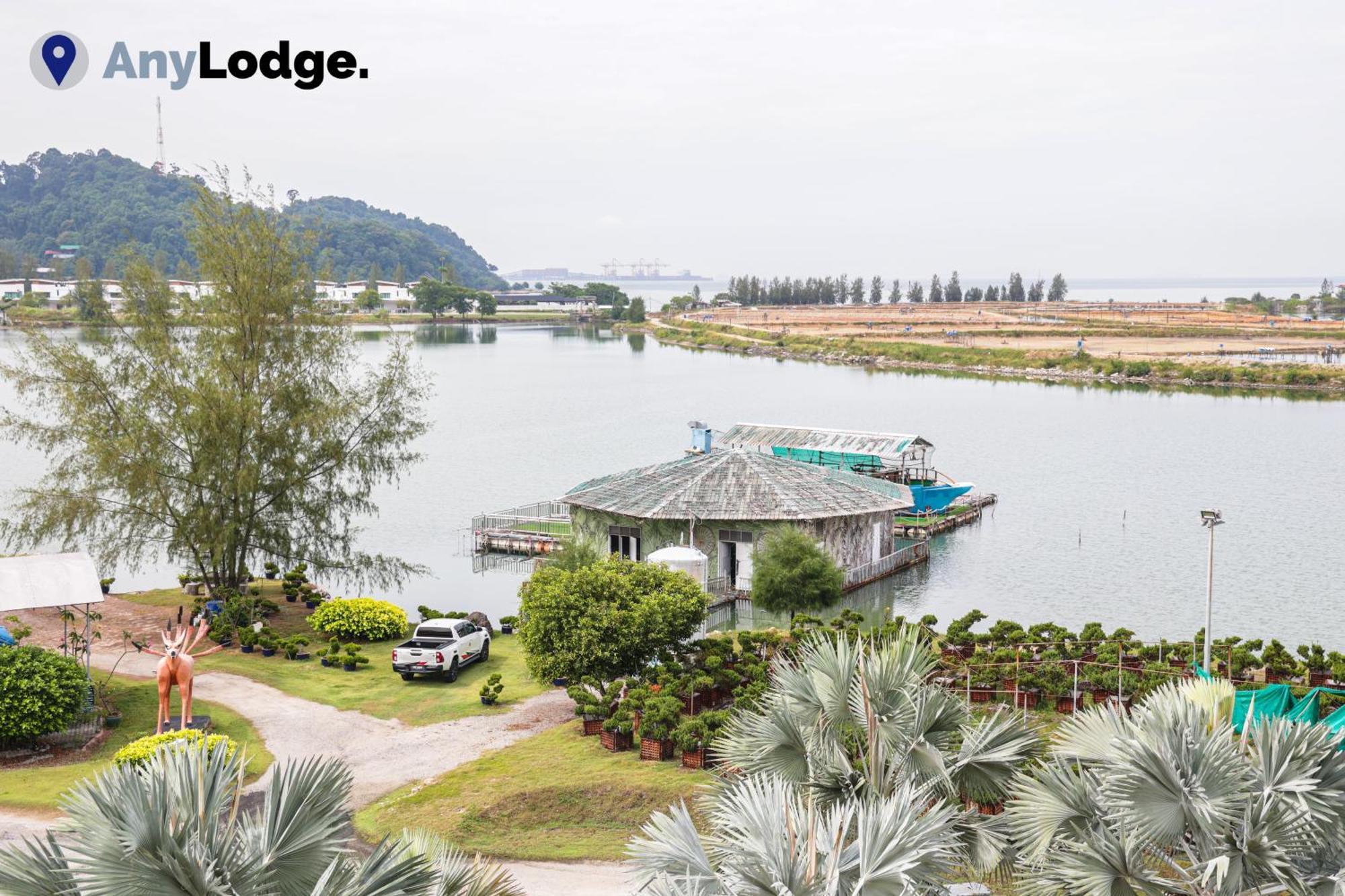 Anylodge Waterfront Marina Island Pangkor Лумут Экстерьер фото