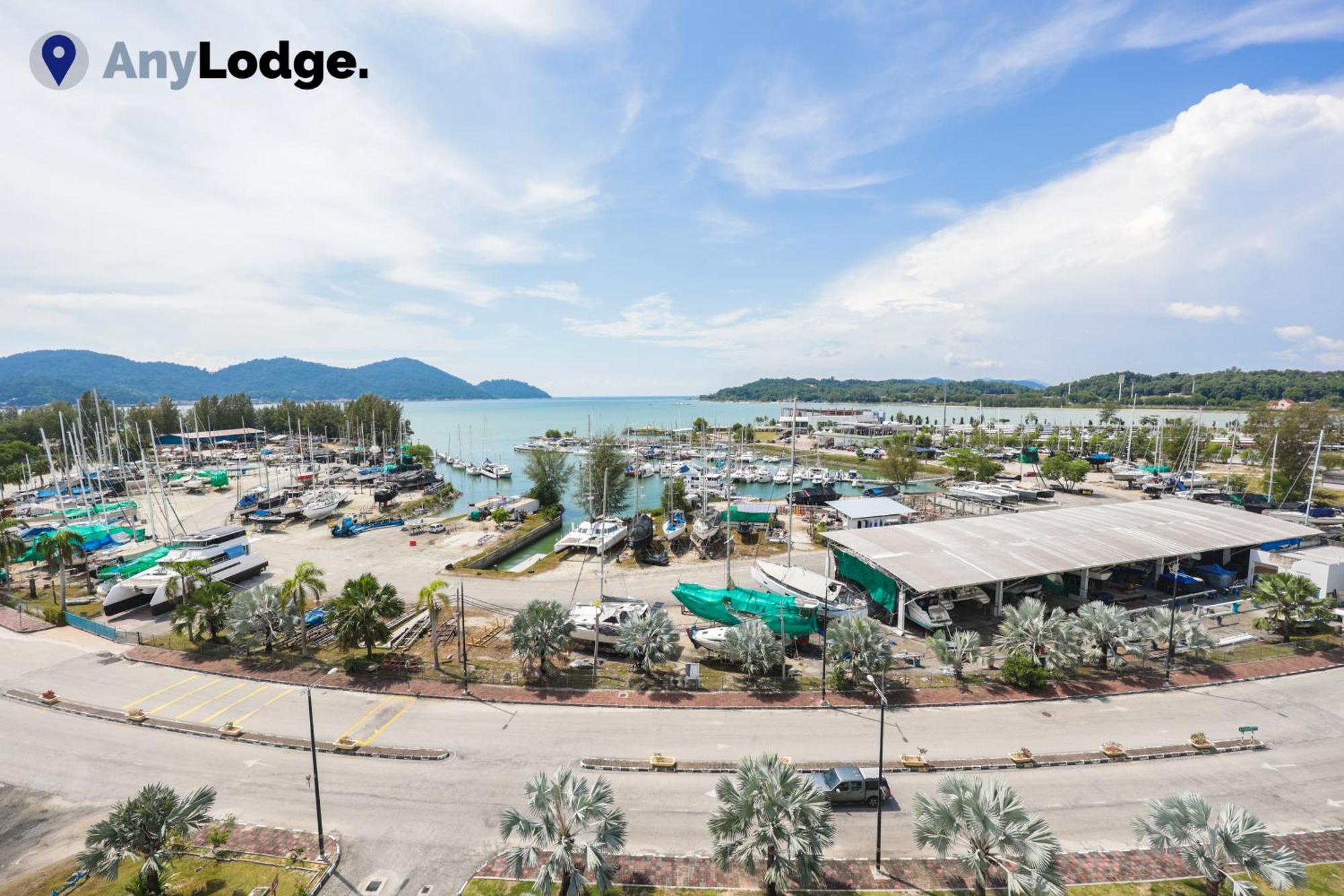 Anylodge Waterfront Marina Island Pangkor Лумут Номер фото